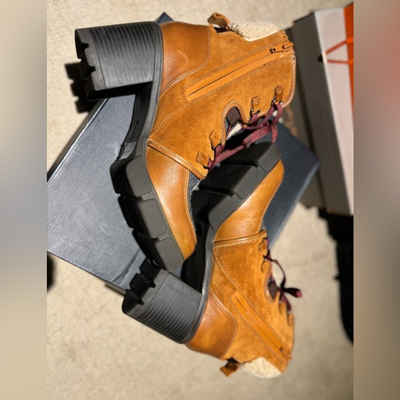 NATURALIZER Myla Womens Leather Cold Weather Combat & Lace-Up Boots. - Picture 9 of 10